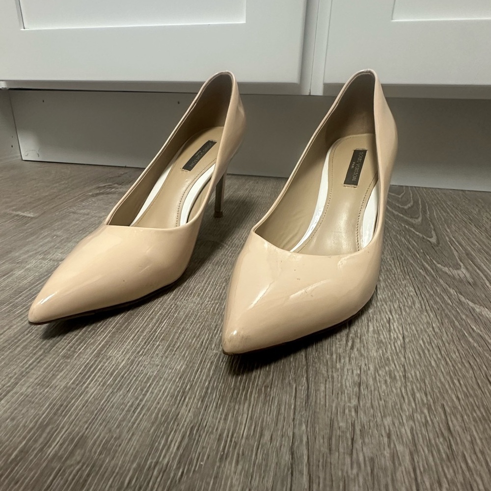 LOUIS VUITTON Patent Calfskin Eyeline Pumps